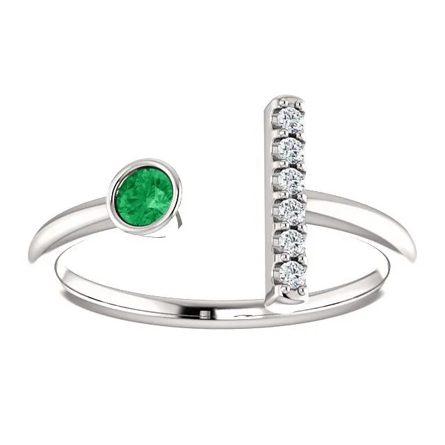 14KT GOLD .11 CT EMERALD & .05 CTW DIAMOND BEZEL BAR RING