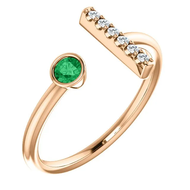 14KT GOLD .11 CT EMERALD & .05 CTW DIAMOND BEZEL BAR RING