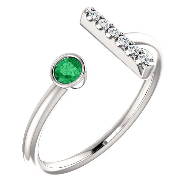 14KT GOLD .11 CT EMERALD & .05 CTW DIAMOND BEZEL BAR RING