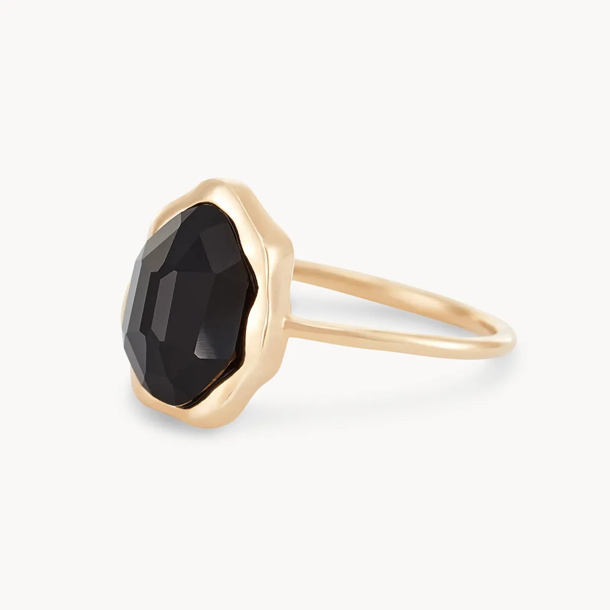 black onyx mood ring - 14k yellow gold