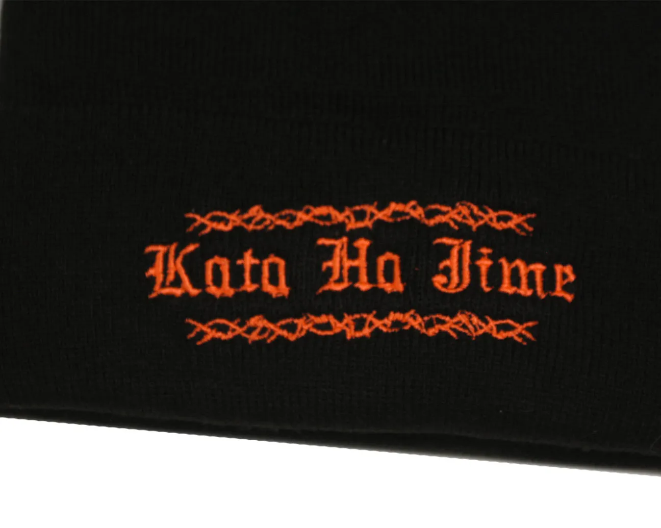 KATA HA JIME EMBROIDERED BEANIE [BLACK]