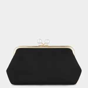 Maud Pearls Clutch