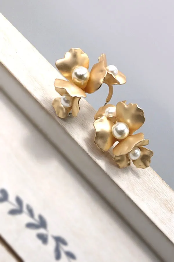 Pearl Flower Matte Gold Earrings