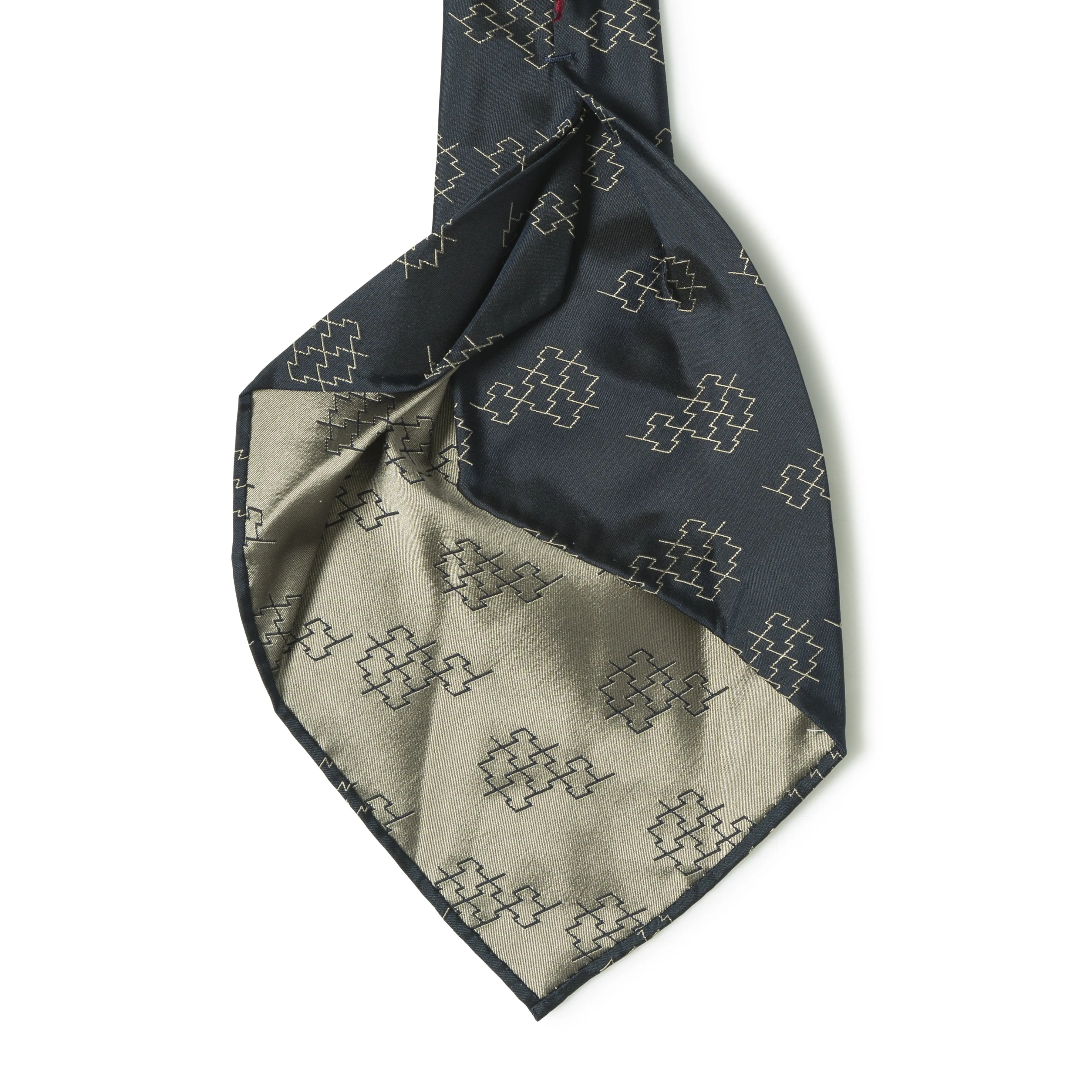 Elegant Seven-Fold Zig-Zag Silk Tie